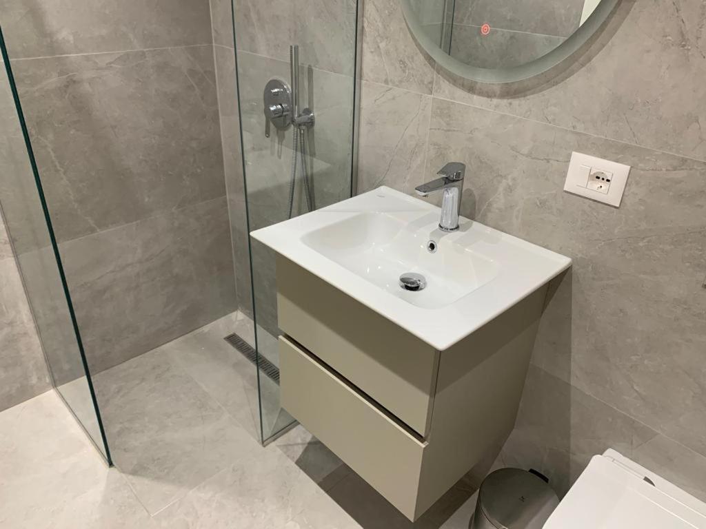 Apartment Delfin Sarande